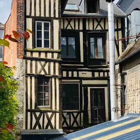L'entre-deux Apartment