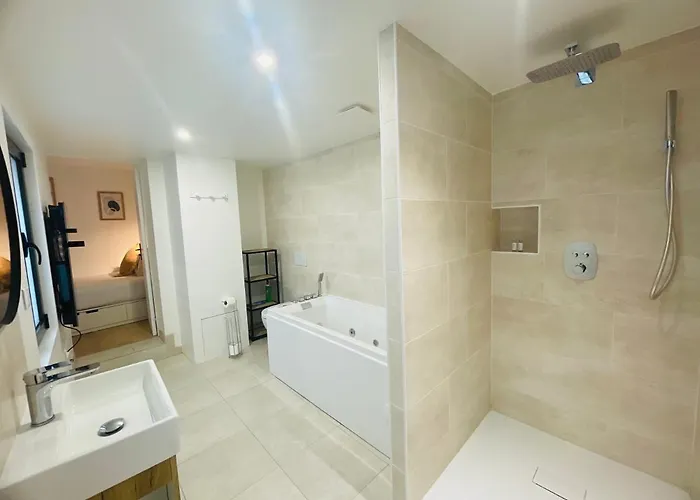 L'entre-deux Apartment *